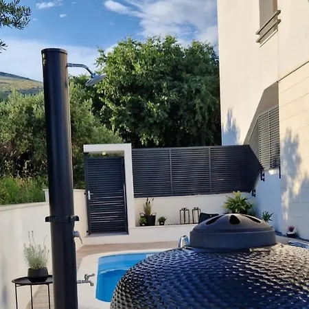 Marcelina 1 With Private Pool * Trogir