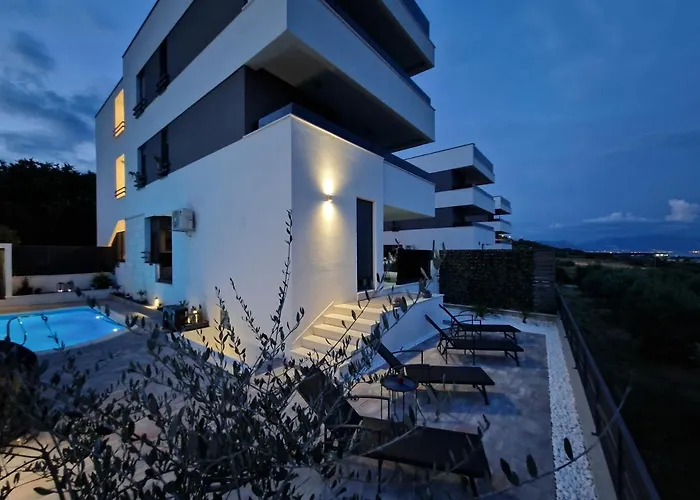 Marcelina 1 With Private Pool Trogir