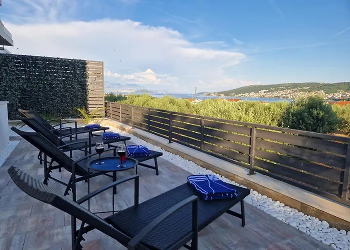 Marcelina 1 With Private Pool * Trogir