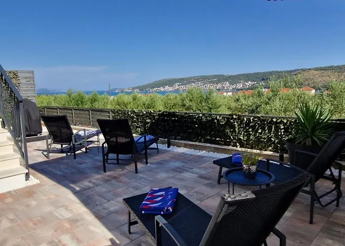 Appartement Marcelina 1 With Private Pool Trogir