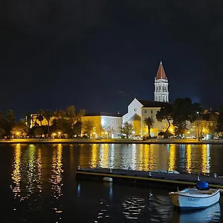 Marcelina 1 With Private Pool * Trogir