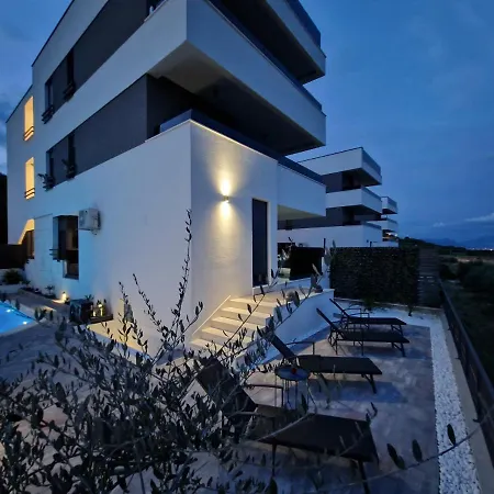 Marcelina 1 With Private Pool Trogir