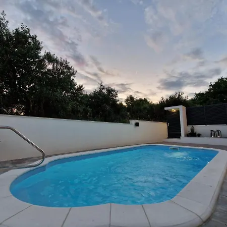Marcelina 1 With Private Pool Τρογκίρ