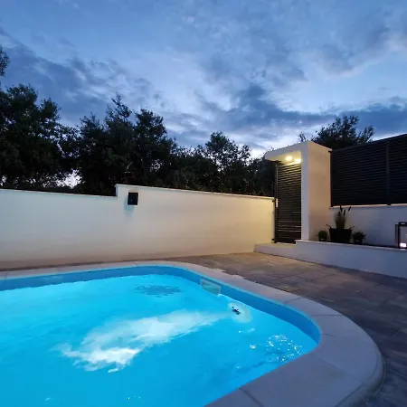 Marcelina 1 With Private Pool * Trogir