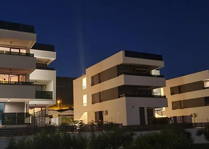 Marcelina 1 With Private Pool * Trogir