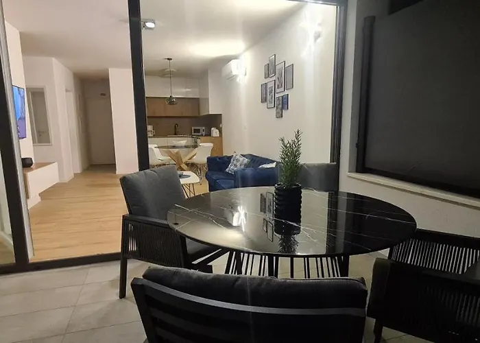 Marcelina 1 With Private Pool Apartment