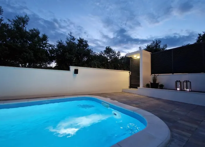 Marcelina 1 With Private Pool * トロギール